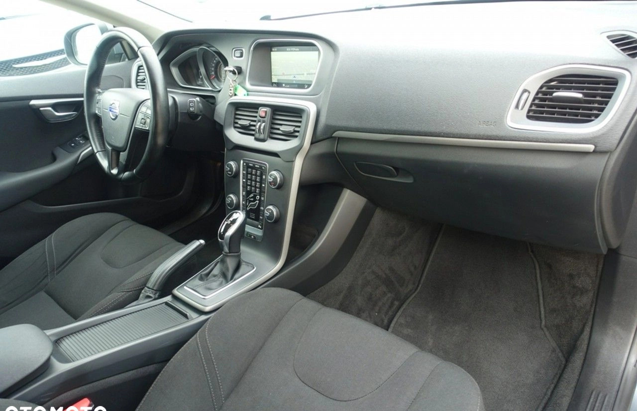 Volvo V40 cena 39900 przebieg: 290775, rok produkcji 2016 z Sanok małe 436